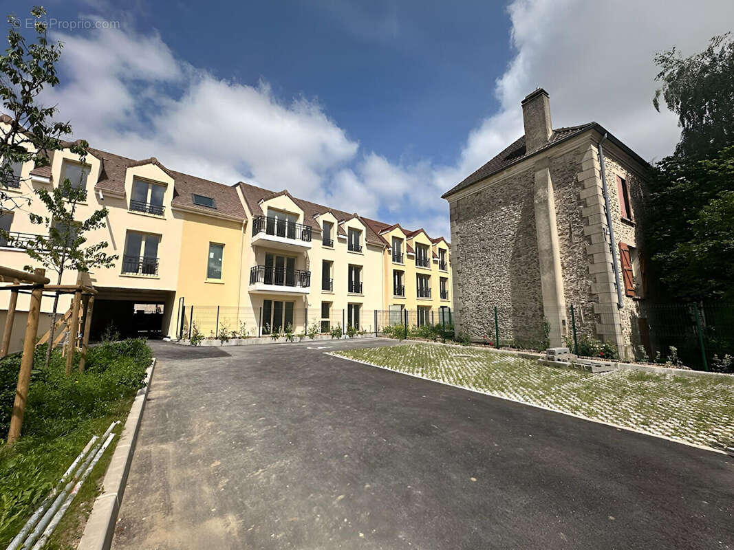 Maison à LE PERRAY-EN-YVELINES