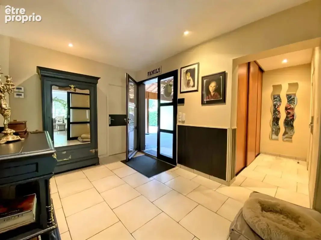 Maison 278 m² à Basse-Goulaine  - photo 3