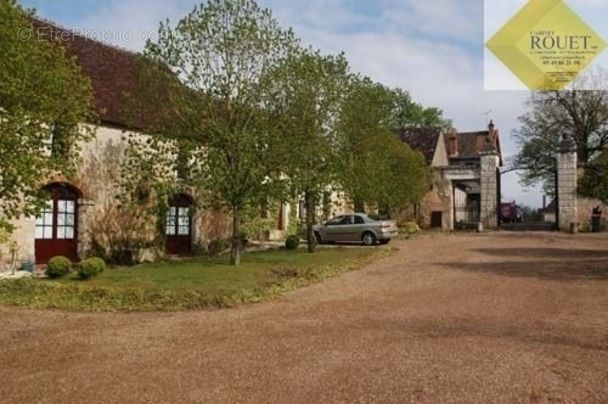 Maison à NEONS-SUR-CREUSE