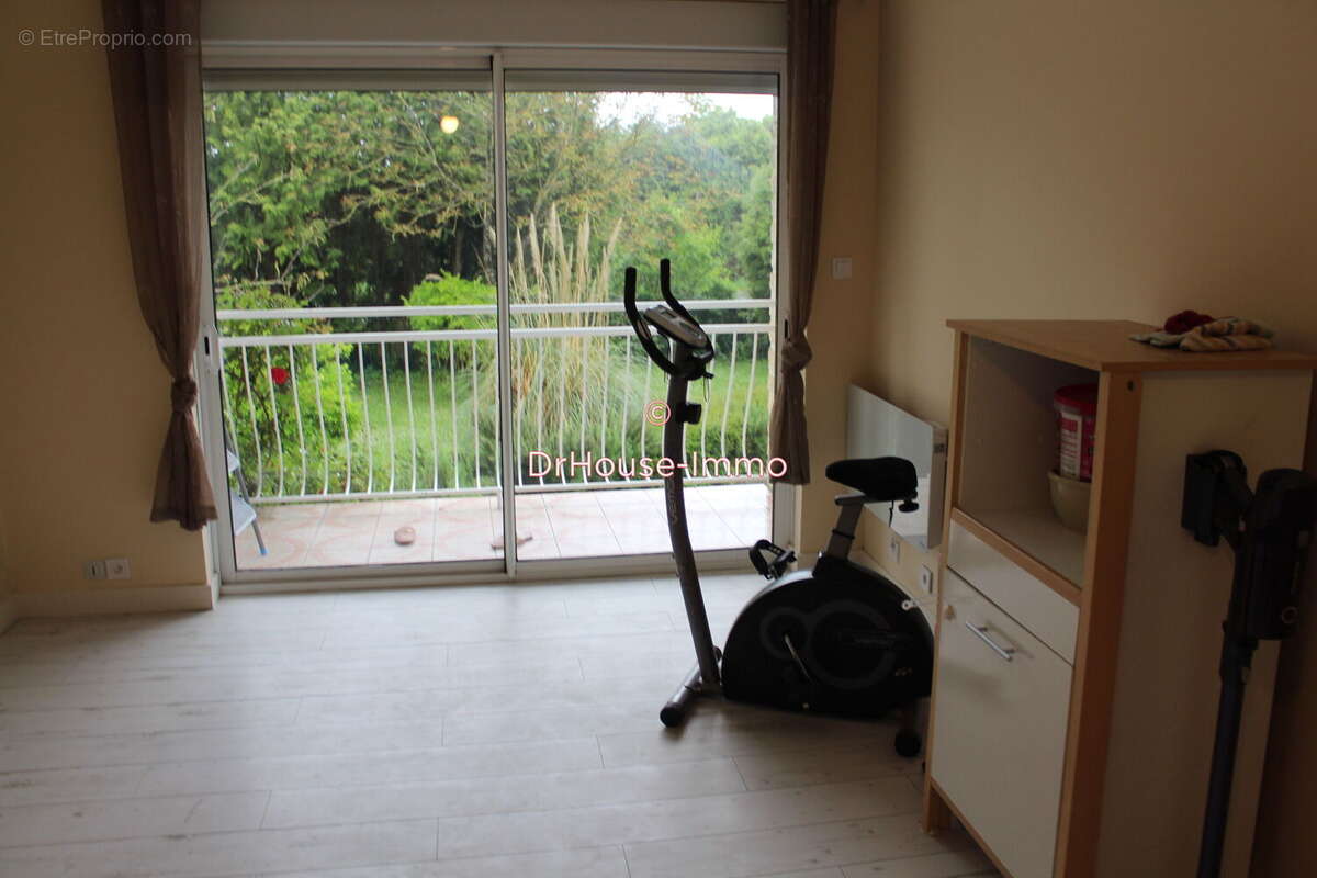 Maison à ROULLET-SAINT-ESTEPHE