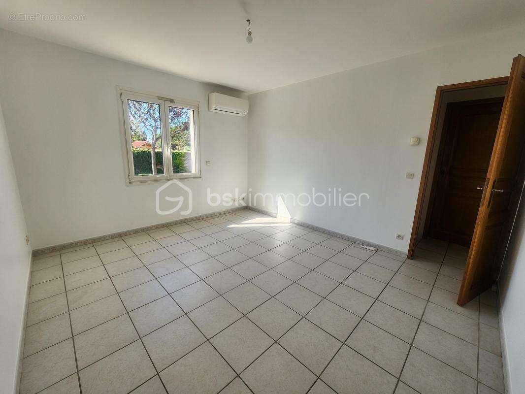 Maison à MONTELIMAR