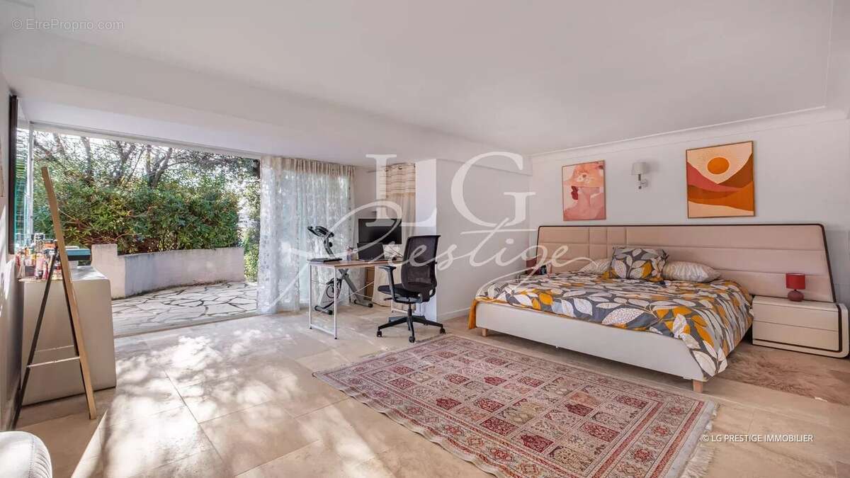 Maison à MANDELIEU-LA-NAPOULE