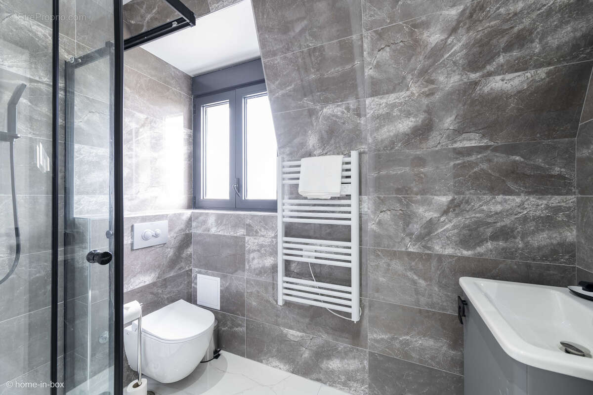 Appartement à PARAY-VIEILLE-POSTE