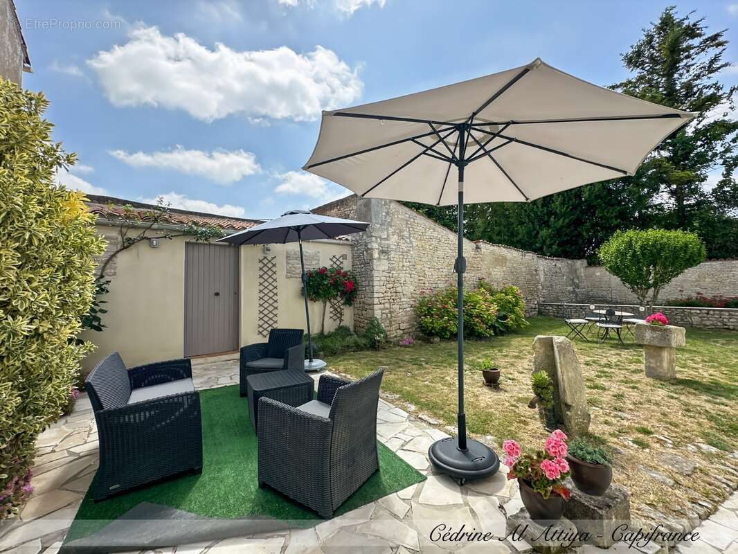 Propriété à vendre 318m2 habitables, 11 pièces, 7 chambres, parcelle de 1700m2 environ, jardin, garage, piscine, dépendances - photo 14
