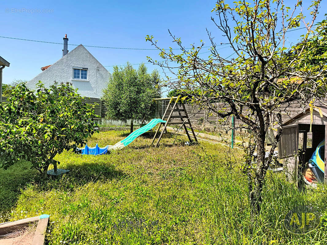 Maison à MONTAIGU