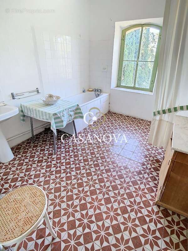 Entre MONTPELLIER & BEZIERS: Le charme de l'ancien et l'histoire d'une Maison de Maître datant de 1779. Habitation de 450 m² sur - photo 27