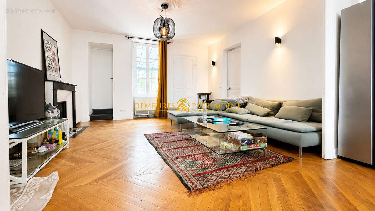 Maison 155 m² à Soyaux  - photo 2