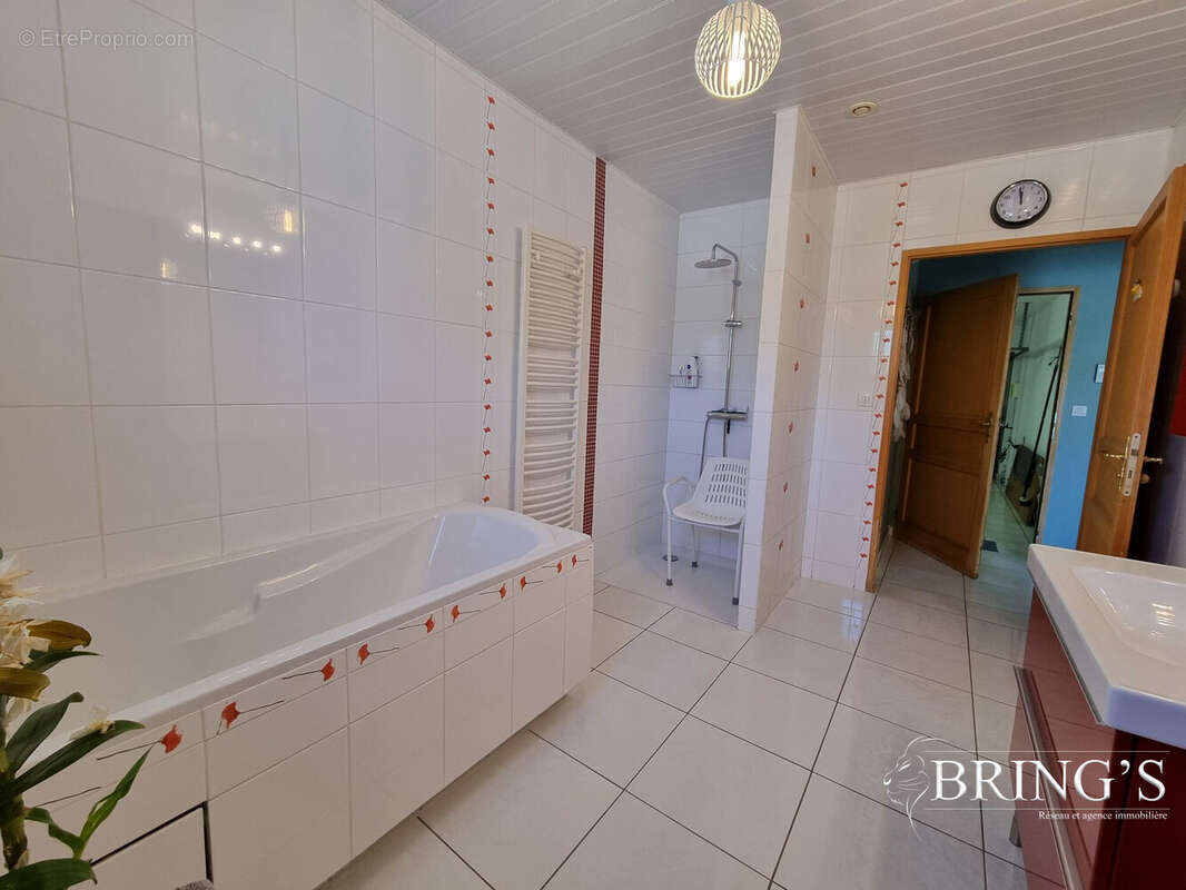 Maison 126 m² à Delme  - photo 9