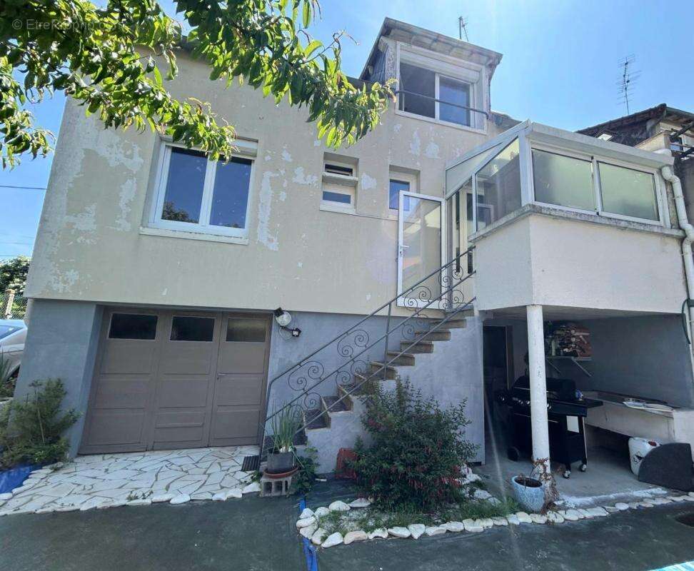 Maison à BESSE-SUR-BRAYE