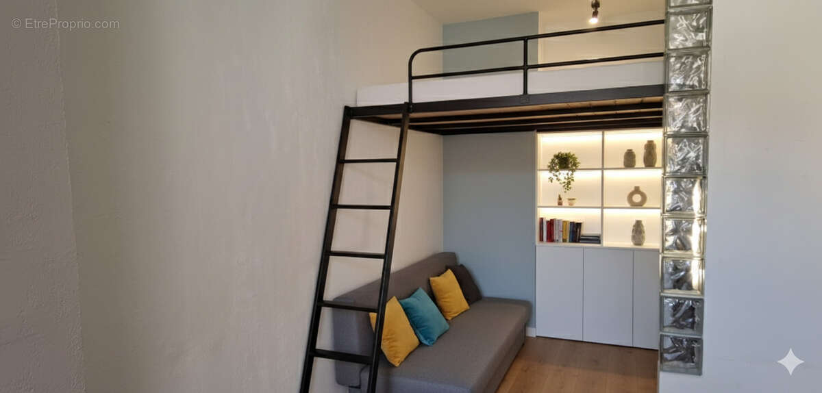 1758783630611 - Appartement à MARSEILLE-4E