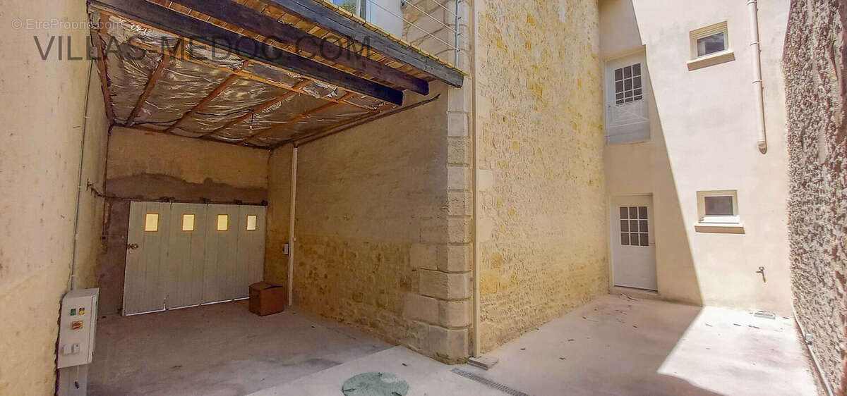 Maison à SAINT-GERMAIN-D'ESTEUIL