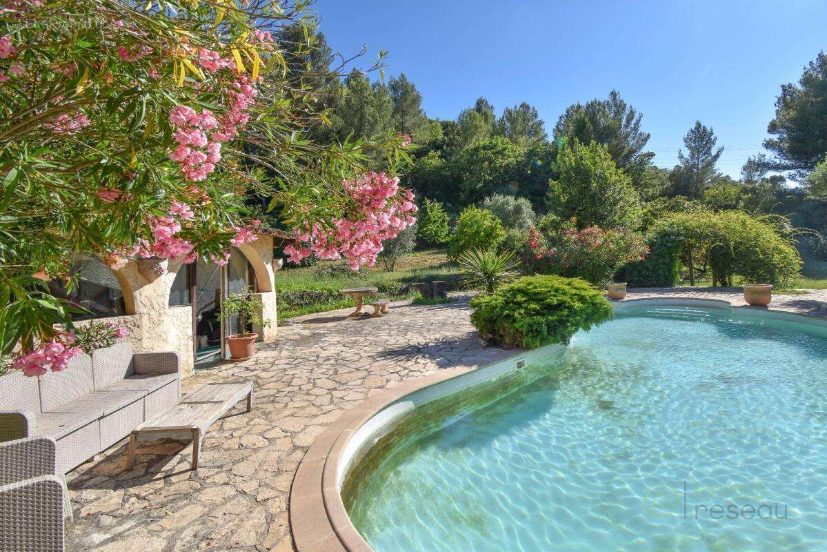 Maison à ROQUEVAIRE