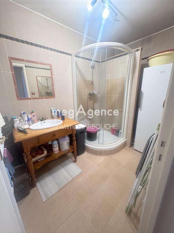 Appartement à LE CHAMBON-FEUGEROLLES