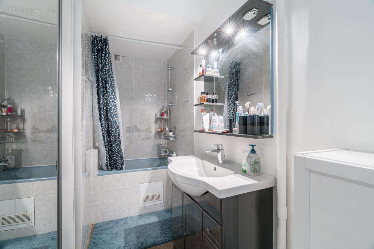 Appartement à IVRY-SUR-SEINE