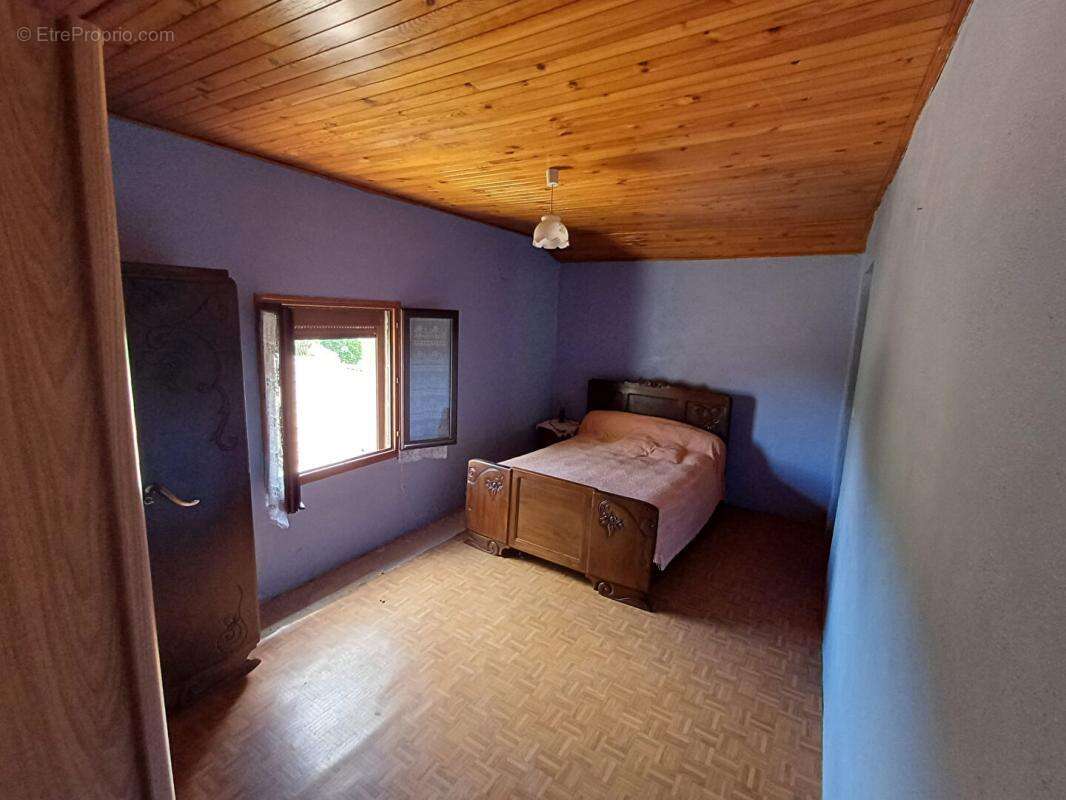 Maison de 100m² en pierres avec dépendances - photo 9