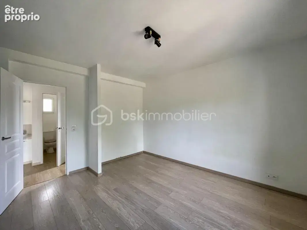  Maison familiale – vie de plain-pied et beaux volumes - photo 8