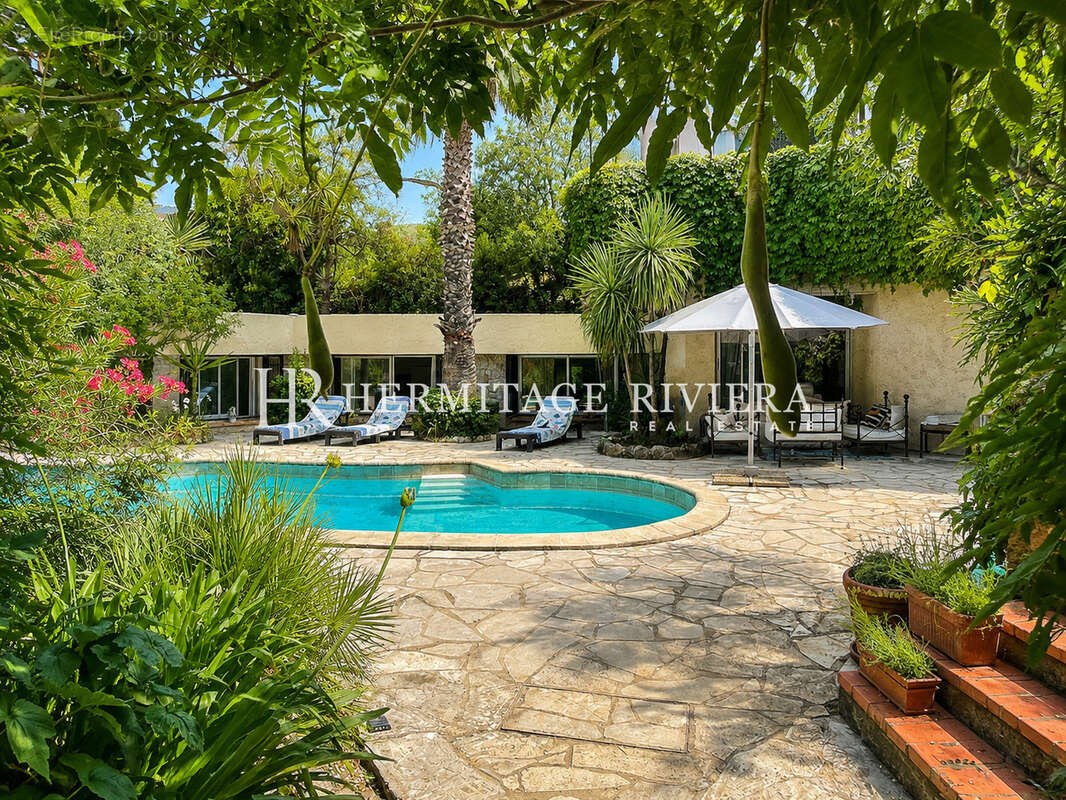 Maison 333 m² à Vence  - photo 2