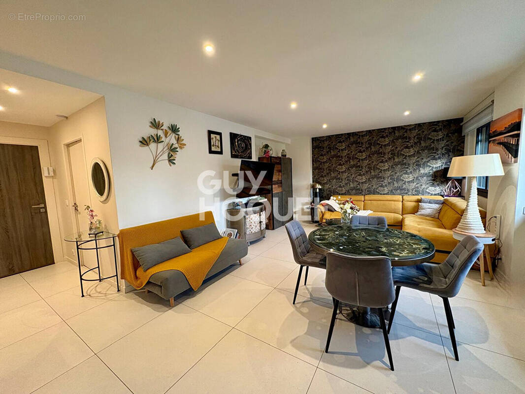 Appartement à DRUMETTAZ-CLARAFOND