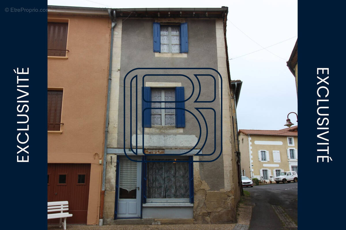 Maison à SAINT-AMANT-ROCHE-SAVINE