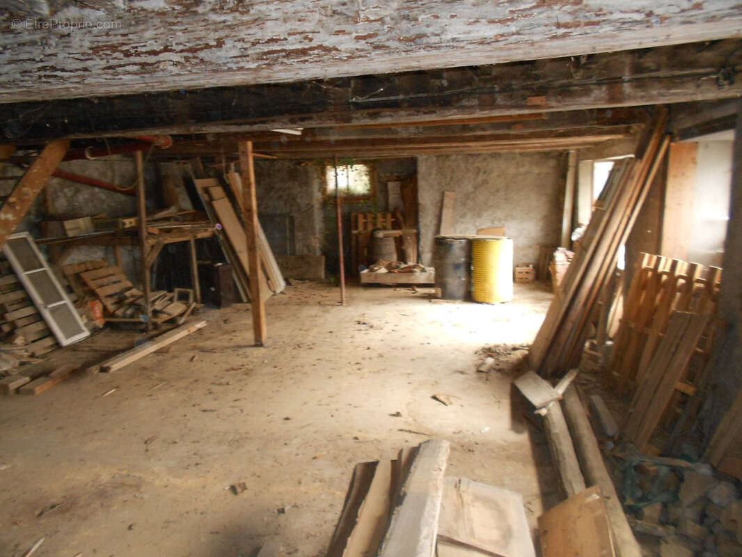 Maison à DORE-L'EGLISE