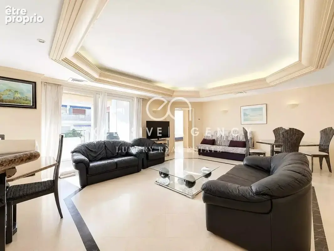 Cannes Banane appartement 4 pièces 105m² étage élevé terrasse parking et cave - photo 2