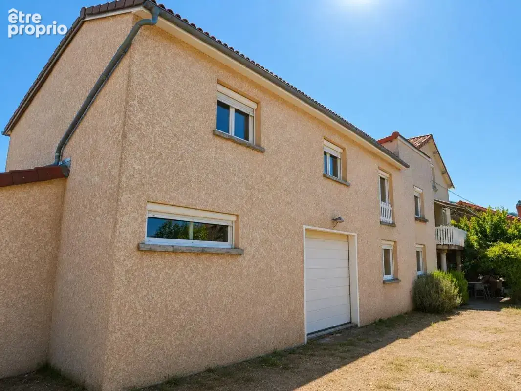 Maison à vendre 8 pièces LES MARTRES DE VEYRE (63) - photo 2