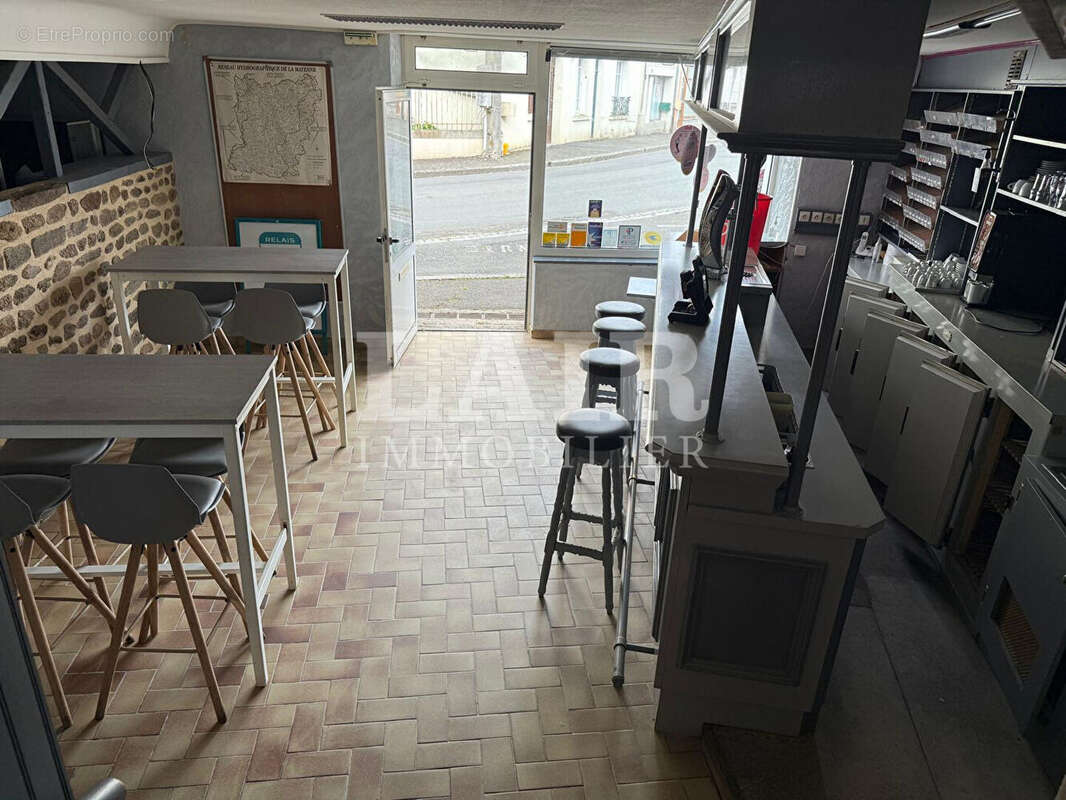 Commerce à LA CHAPELLE-AU-RIBOUL