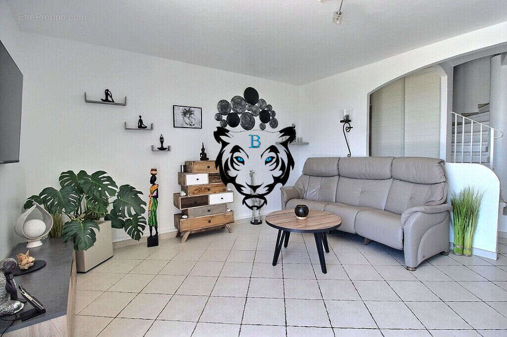 Maison à LES ISSAMBRES