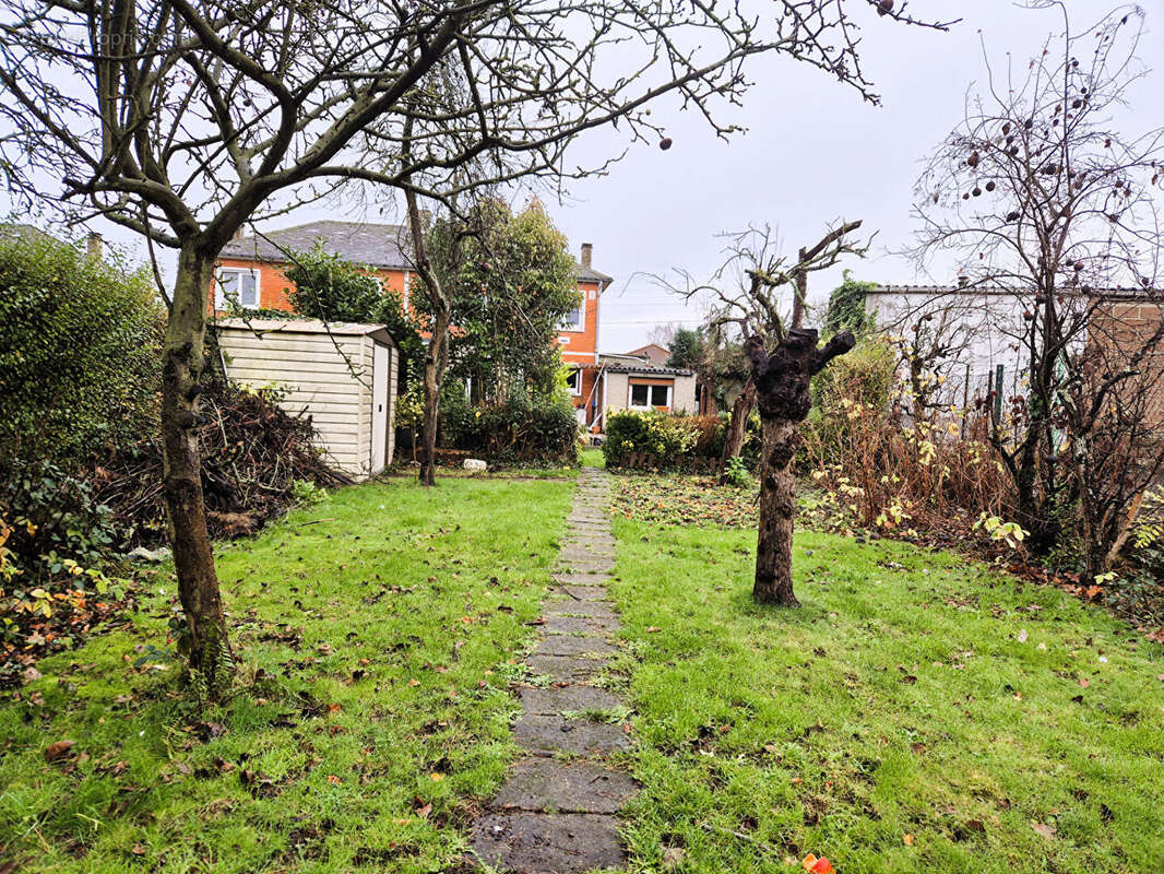 Maison à COURRIERES