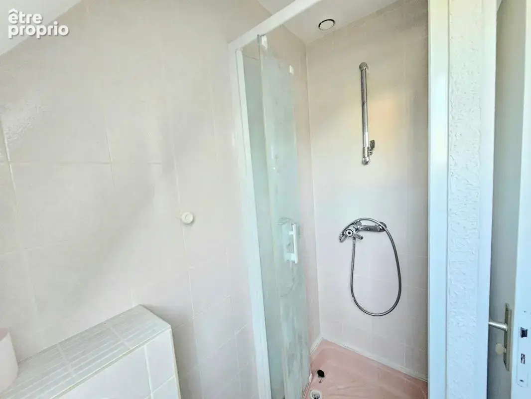 Baisse de Prix - Gaillon centre ville, au calme - Maison de 128 m2 - 4 chambres sur sous-sol total  - Terrain plat de 700 m2 - P - photo 17