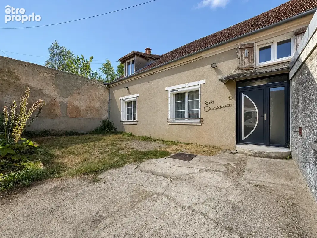 Maison à SAPONAY