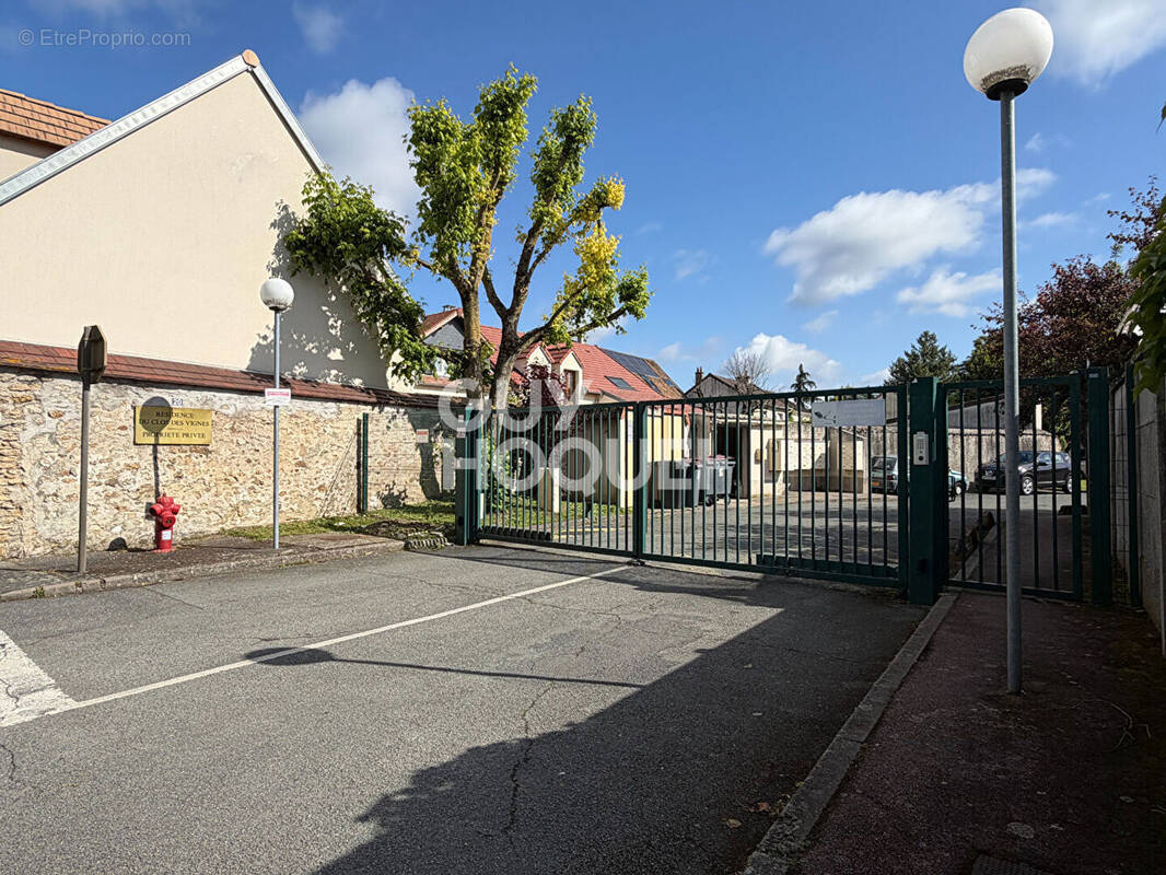 Appartement à LE COUDRAY-MONTCEAUX