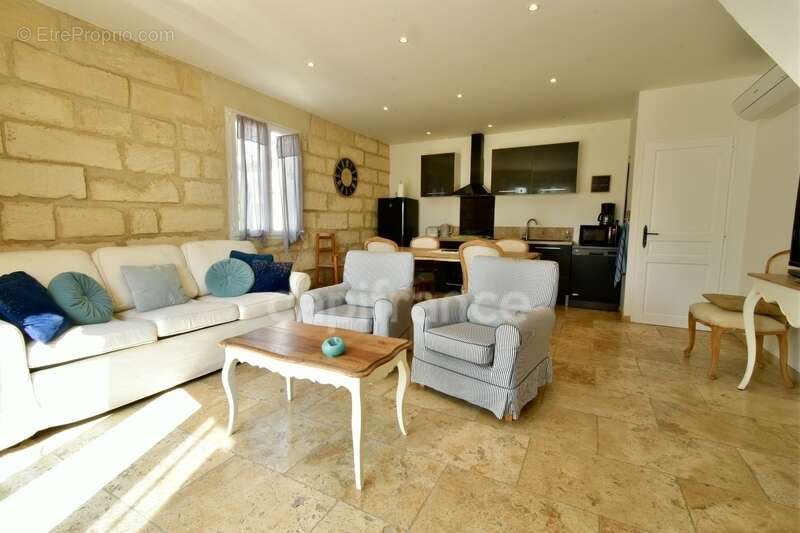 Appartement à SAINT-PIERRE-DE-MEZOARGUES