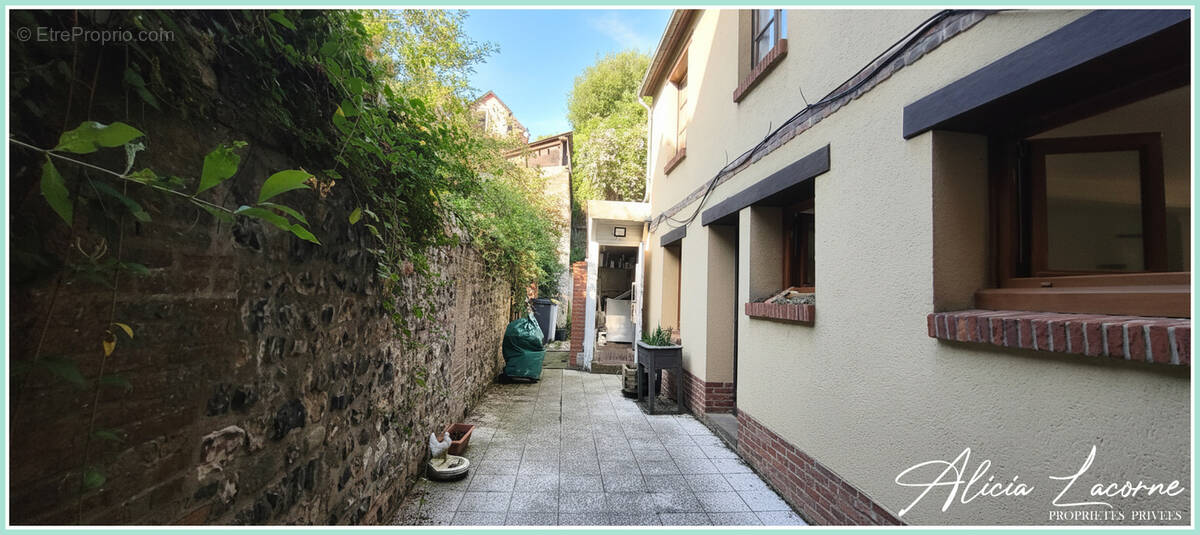 Maison à QUILLEBEUF-SUR-SEINE