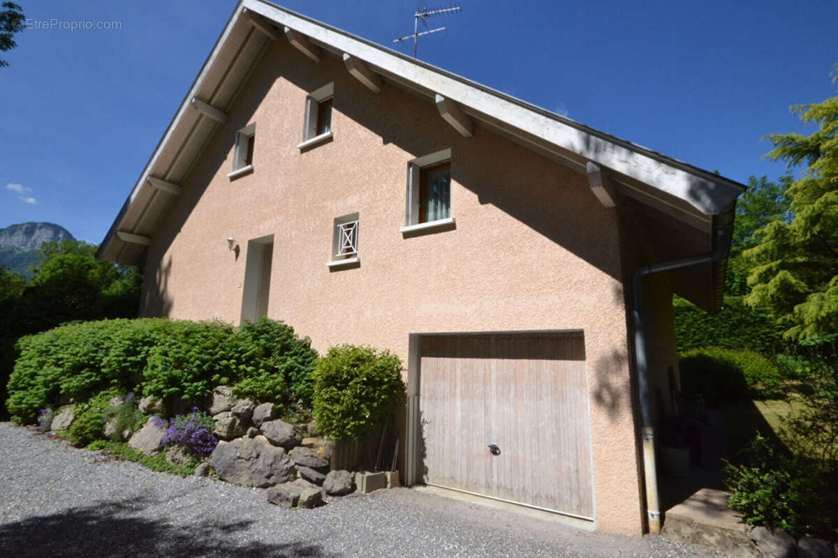 Maison à DOUSSARD