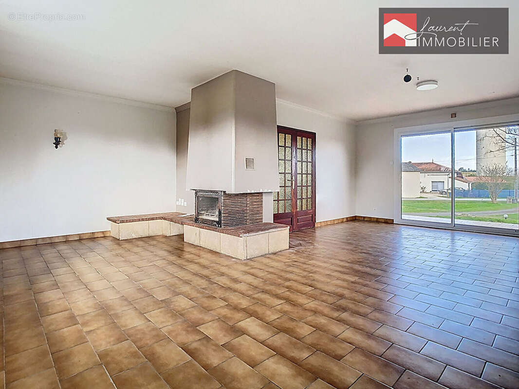 Maison à PONT-DE-VAUX