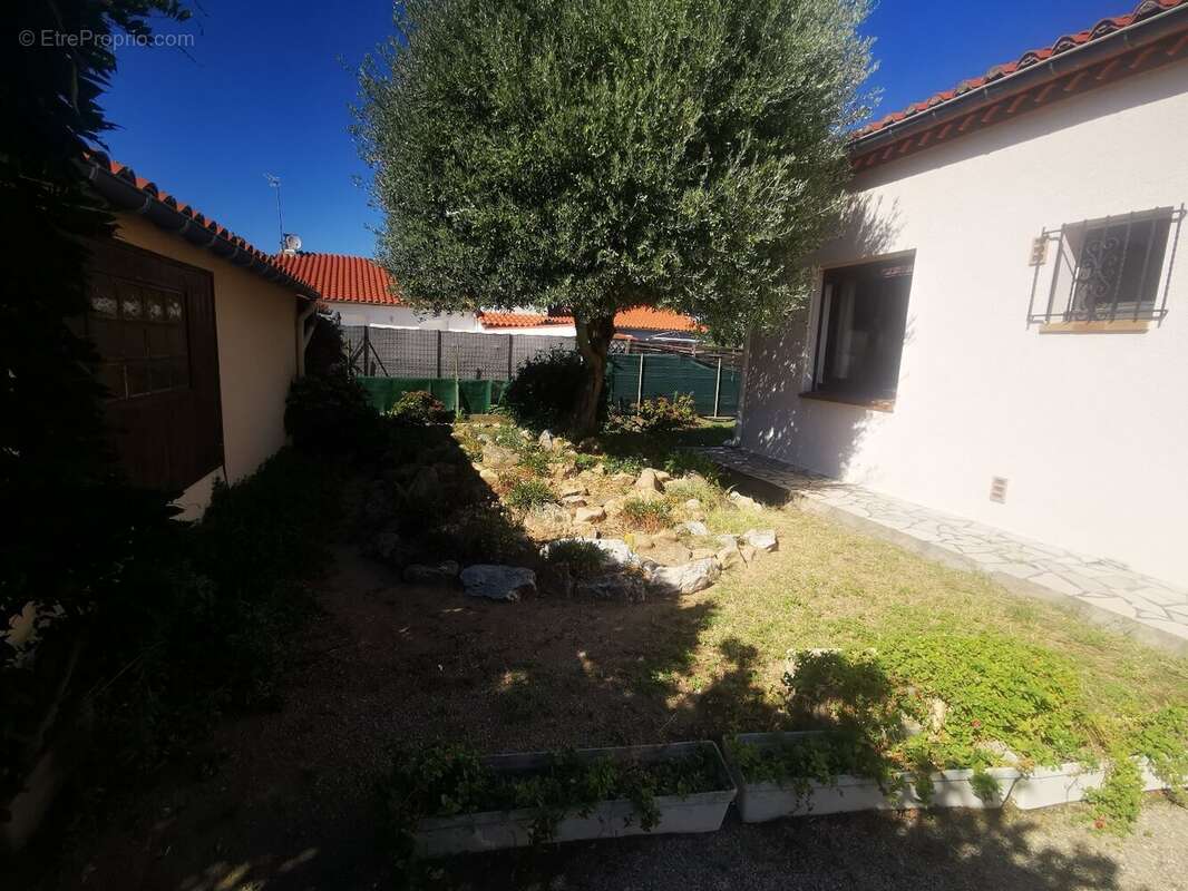 BELLE VILLA P.PIED T.5 sur terrain 1136 m2 - photo 7