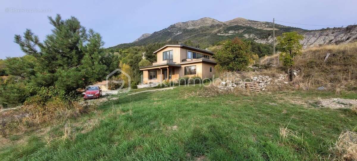  À vendre – Magnifique terrain constructible de 1681 m² à Thorame-Haute – Vallée du Haut Verdon  - photo 8
