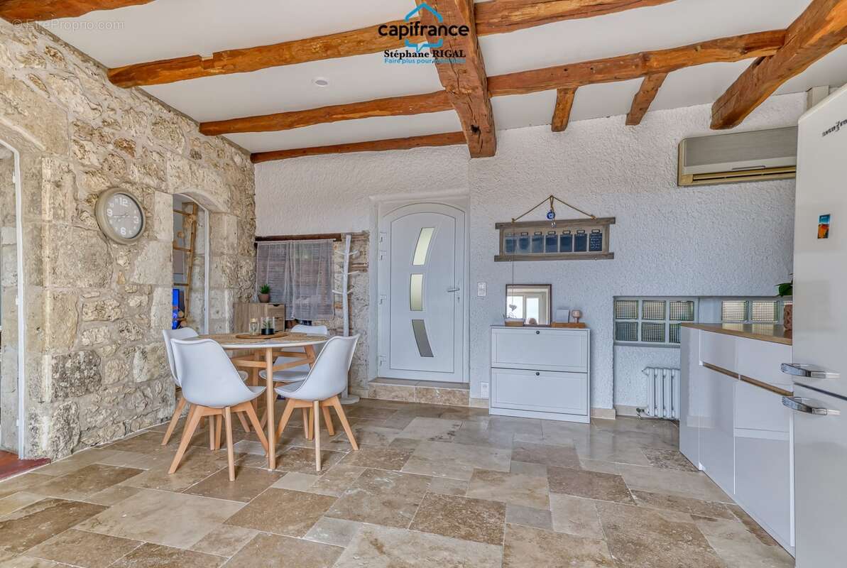 Propriete à vendre 5 pièces PUJOLS (47) Maison de 135m2 sur 6144m2 de terrain et piscine - photo 10