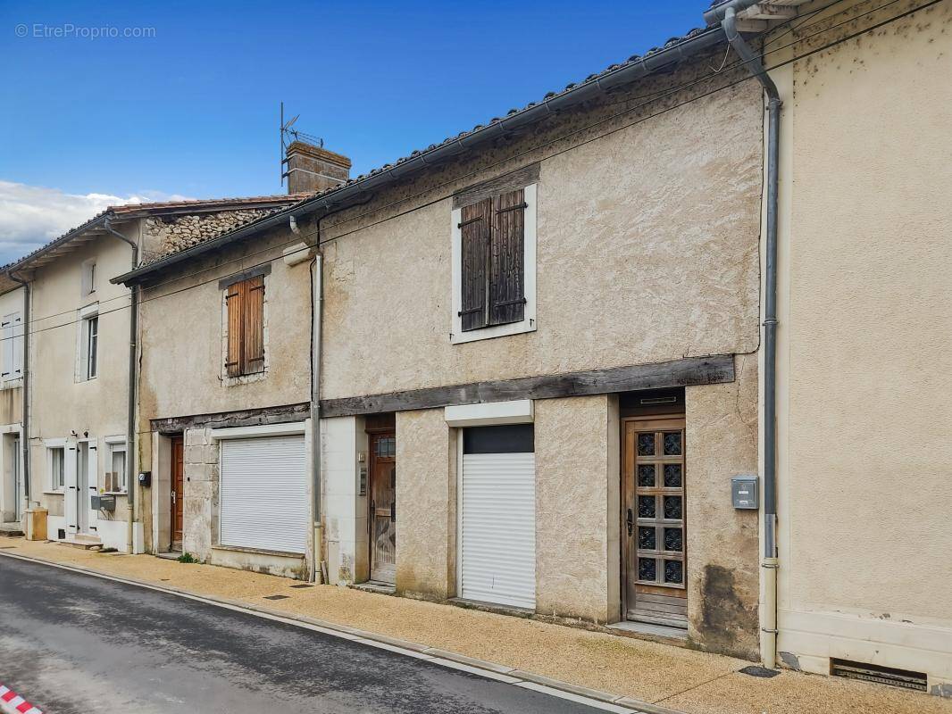 Appartement à SAINT-ASTIER