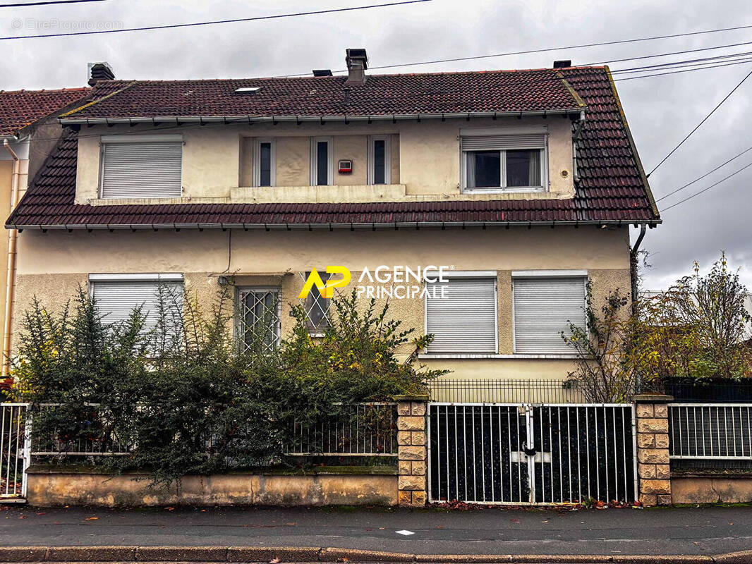 Maison à SARTROUVILLE