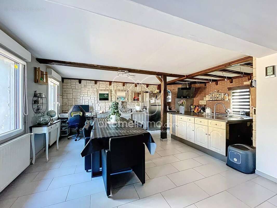 Maison à RAIMBEAUCOURT