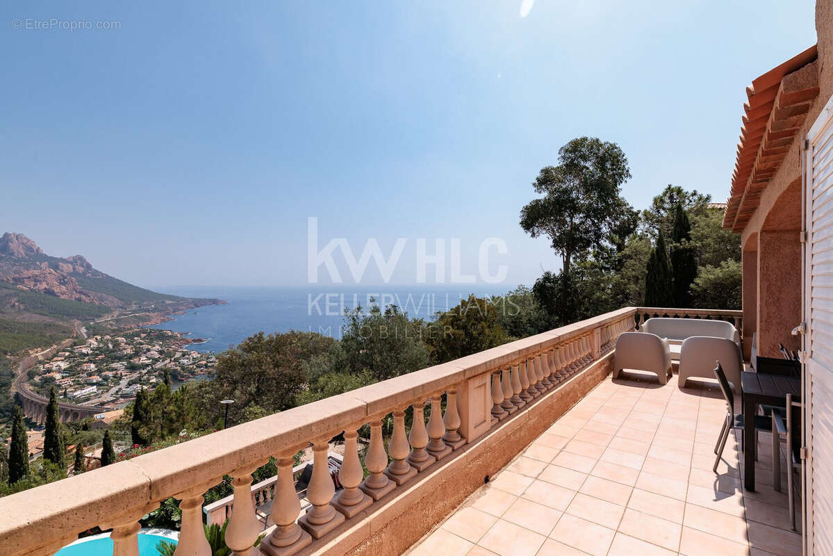 Maison 283 m² à Saint-Raphael  - photo 8