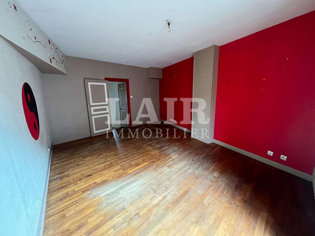 Maison à LE MELE-SUR-SARTHE