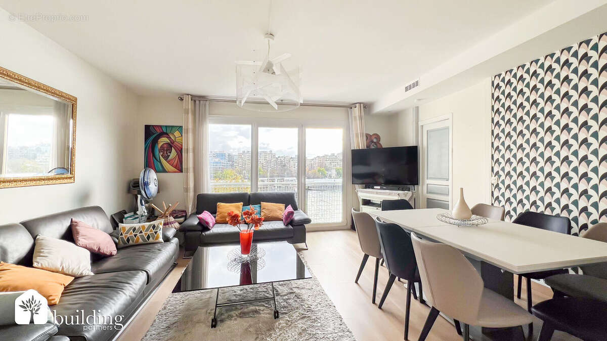 Appartement à COURBEVOIE