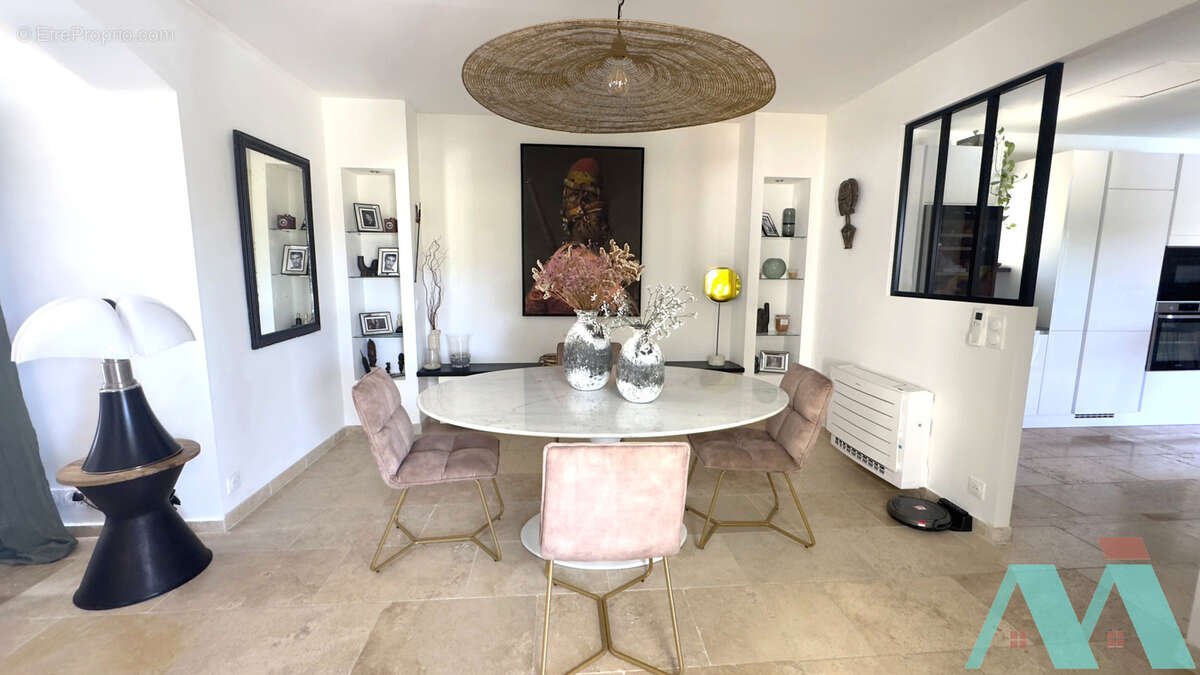 Maison à LE CASTELLET