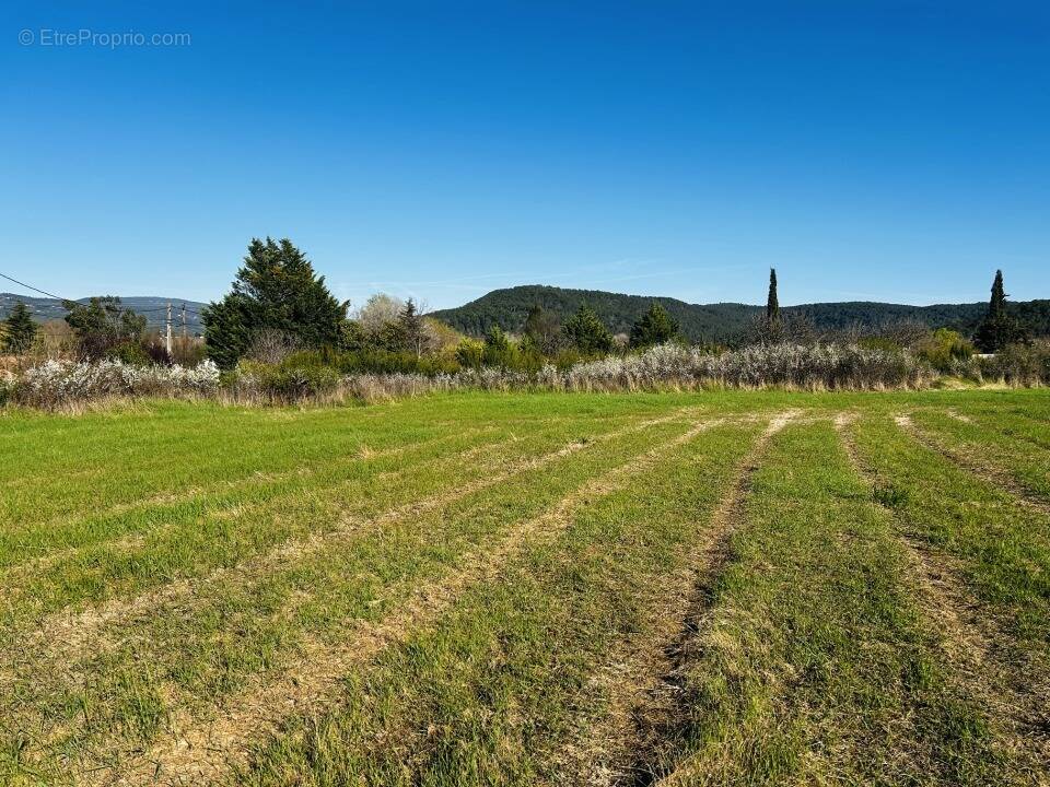 Terrain à SALERNES