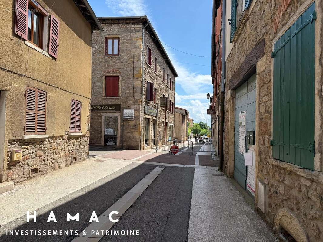 Appartement à GREZIEU-LA-VARENNE
