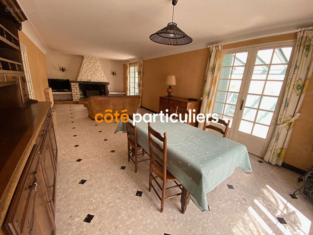 Maison à LES HERBIERS