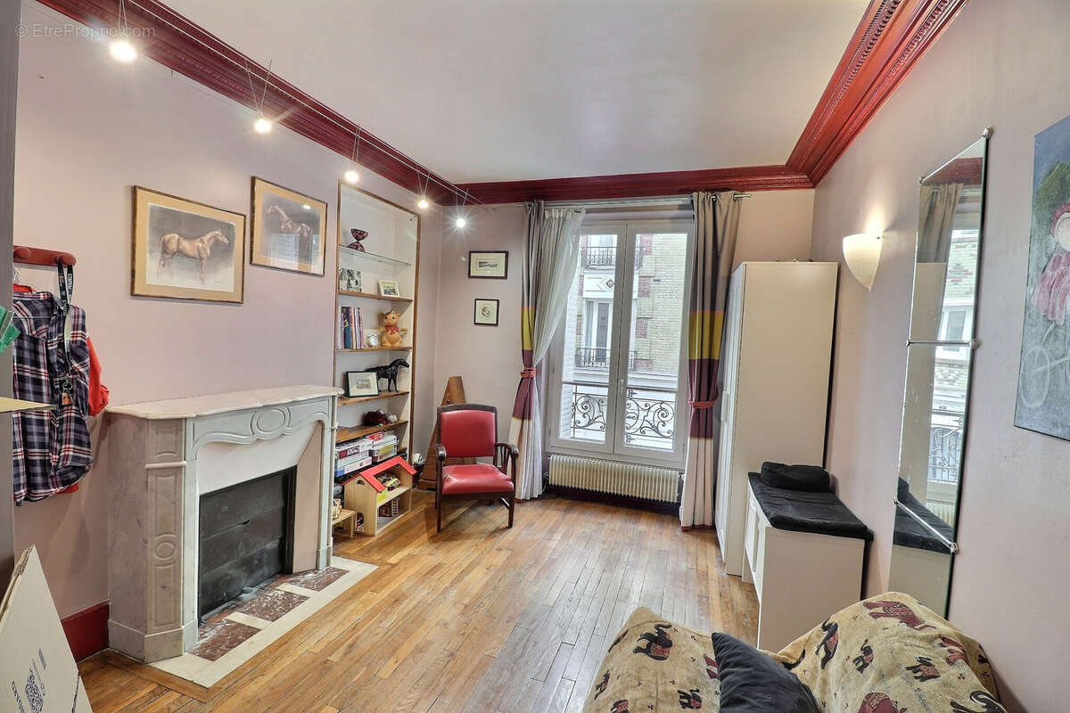 Appartement à PARIS-14E